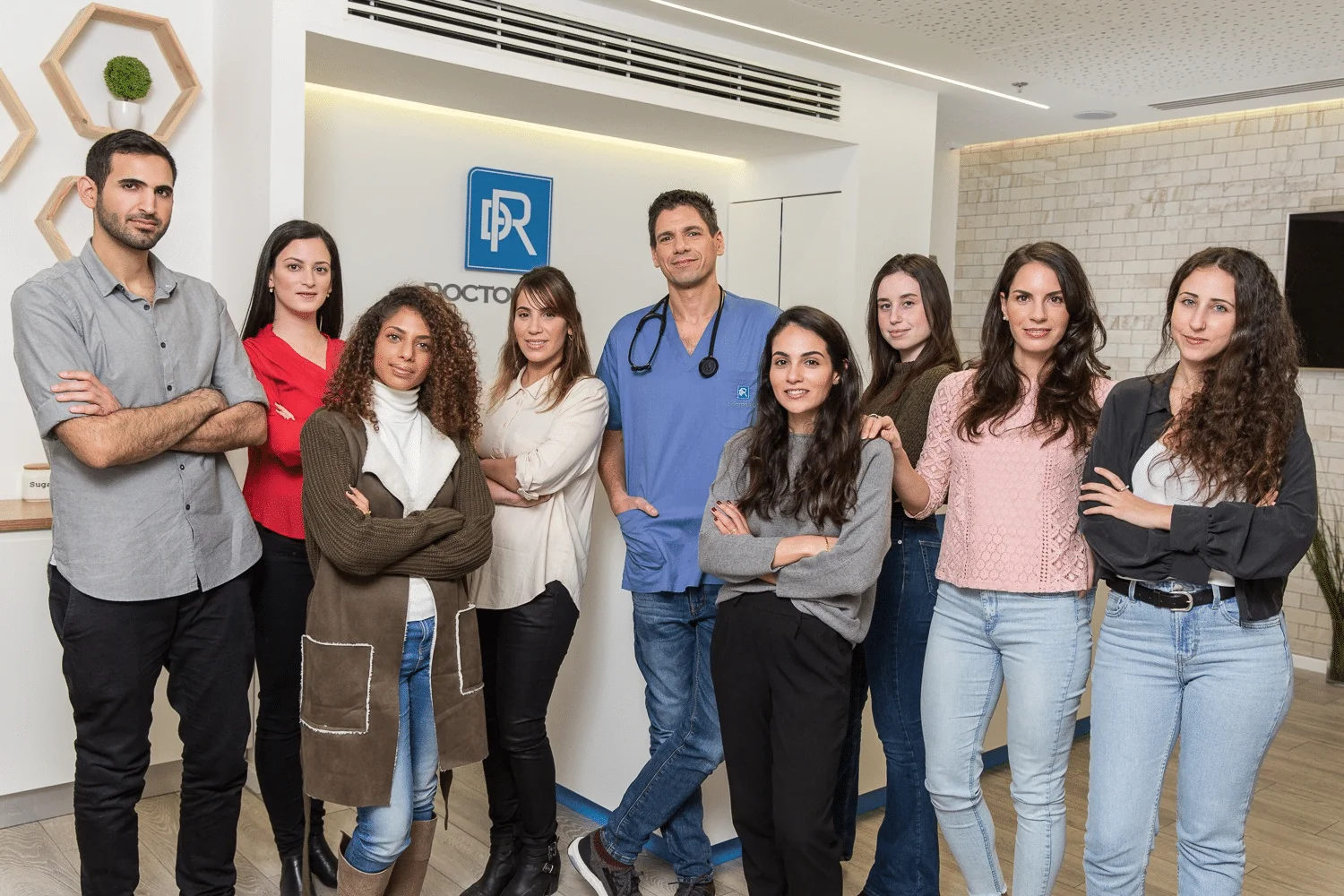 צוות המומחים של דוקטור רז: צילום: יחצ